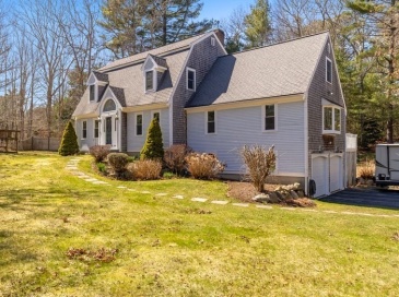 1 Lighthouse Ln, Sandwich, Massachusetts, 3 Bedrooms Bedrooms, 9 Rooms Rooms,2.5 BathroomsBathrooms,Residential,For Sale,Lighthouse Ln,73499946