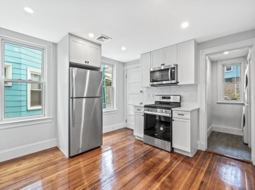 79 Pleasant Street, Boston, Massachusetts, 4 Bedrooms Bedrooms, 7 Rooms Rooms,1 BathroomBathrooms,Residential Lease,For Rent,Pleasant Street,73499950