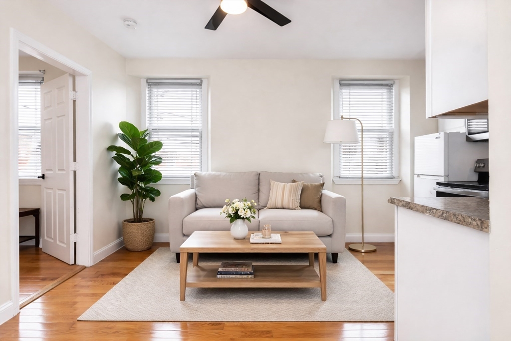 193 Appleton, Lowell, Massachusetts, 1 Bedroom Bedrooms, 3 Rooms Rooms,1 BathroomBathrooms,Residential Lease,For Rent,Appleton,73499956