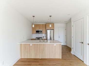1035 Commonwealth Ave, Boston, Massachusetts, 2 Bedrooms Bedrooms, 3 Rooms Rooms,2 BathroomsBathrooms,Residential Lease,For Rent,Commonwealth Ave,73499995