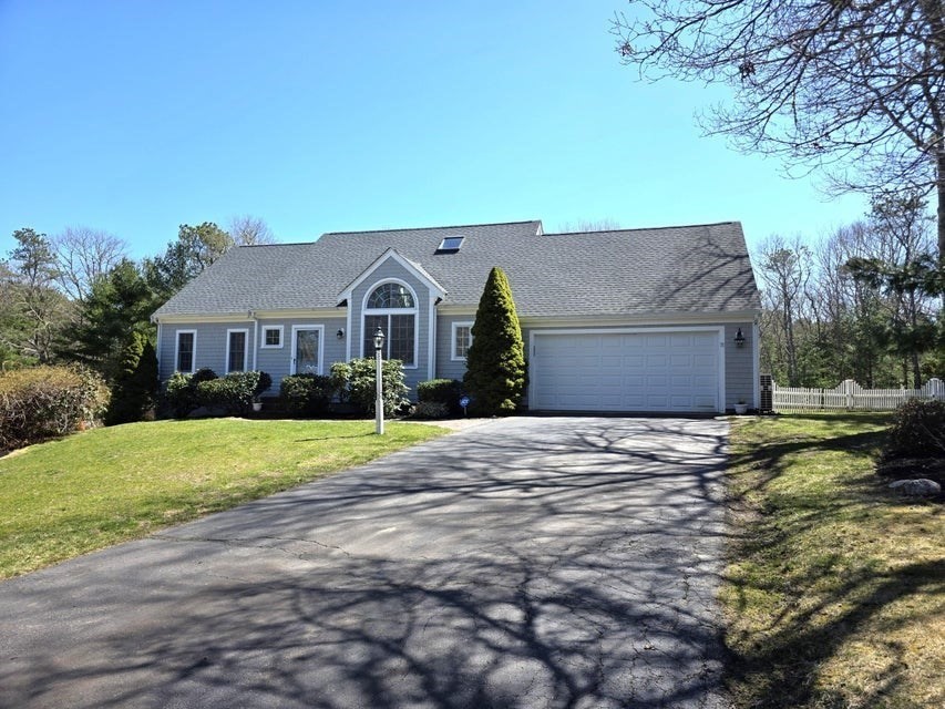 31 Falling Leaf Ln, Barnstable, Massachusetts, 3 Bedrooms Bedrooms, 6 Rooms Rooms,2.5 BathroomsBathrooms,Residential,For Sale,Falling Leaf Ln,73500014