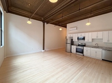 105 Paige St, Lowell, Massachusetts, 2 Bedrooms Bedrooms, 3 Rooms Rooms,1 BathroomBathrooms,Residential Lease,For Rent,Paige St,73500025