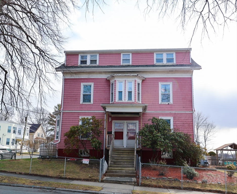 11 Tapley St, Lynn, Massachusetts, 2 Bedrooms Bedrooms, 5 Rooms Rooms,1 BathroomBathrooms,Residential Lease,For Rent,Tapley St,73500030