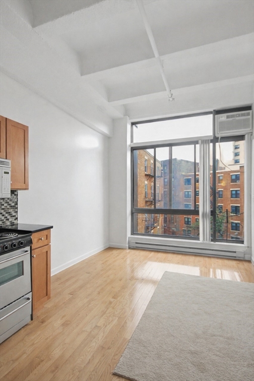 12 Stoneholm St, Boston, Massachusetts, 1 Bedroom Bedrooms, 3 Rooms Rooms,1 BathroomBathrooms,Residential Lease,For Rent,Stoneholm St,73500073