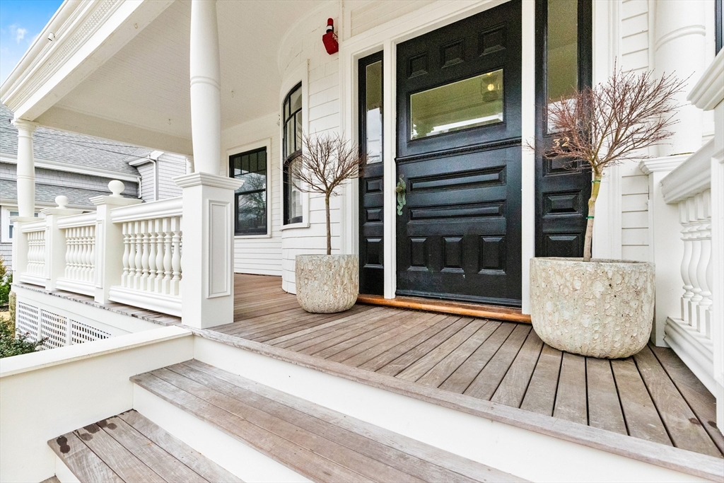 32 Beacon, Gloucester, Massachusetts, 1 Bedroom Bedrooms, 2 Rooms Rooms,1 BathroomBathrooms,Residential Lease,For Rent,Beacon,73500084