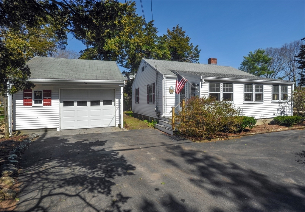 56 Lincoln Ave, Marshfield, Massachusetts, 2 Bedrooms Bedrooms, 6 Rooms Rooms,1.5 BathroomsBathrooms,Residential,For Sale,Lincoln Ave,73500004