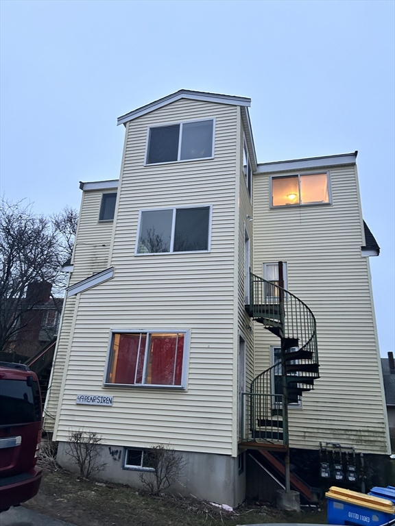 49R Siren, Winthrop, Massachusetts, 3 Bedrooms Bedrooms, 5 Rooms Rooms,1 BathroomBathrooms,Residential Lease,For Rent,Siren,73486505