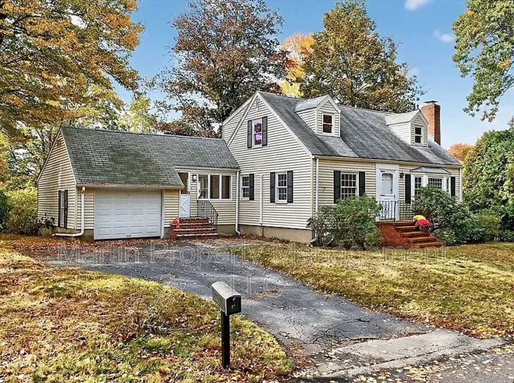 37 Pine St, Bedford, Massachusetts, 3 Bedrooms Bedrooms, 8 Rooms Rooms,2 BathroomsBathrooms,Residential Lease,For Rent,Pine St,73500147