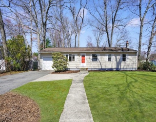 70 Quentin Rd, Springfield, Massachusetts, 4 Bedrooms Bedrooms, 6 Rooms Rooms,1.5 BathroomsBathrooms,Residential,For Sale,Quentin Rd,73500153