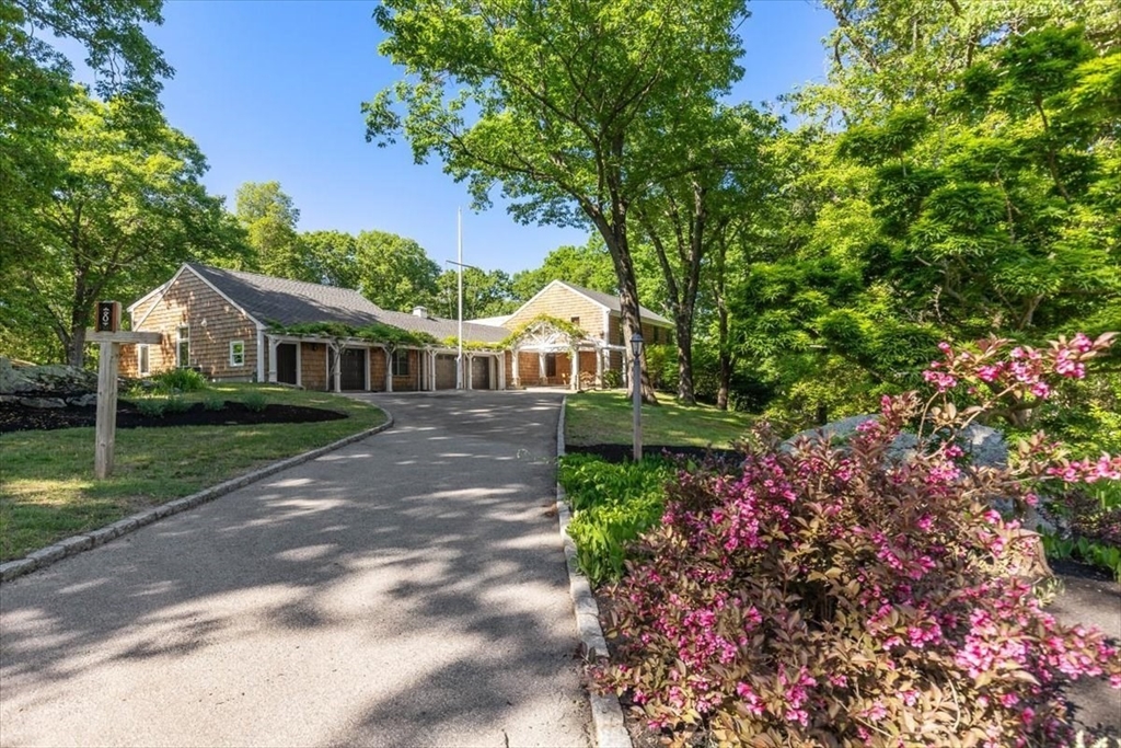 8 Evergreen Lane, Hingham, Massachusetts, 4 Bedrooms Bedrooms, 11 Rooms Rooms,5 BathroomsBathrooms,Residential,For Sale,Evergreen Lane,73423306