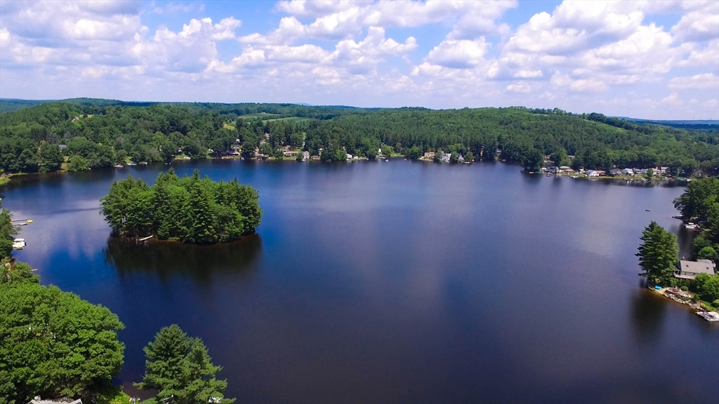 7 Cedar Road, Spencer, Massachusetts, 2 Bedrooms Bedrooms, 3 Rooms Rooms,1 BathroomBathrooms,Residential,For Sale,Cedar Road,73500159