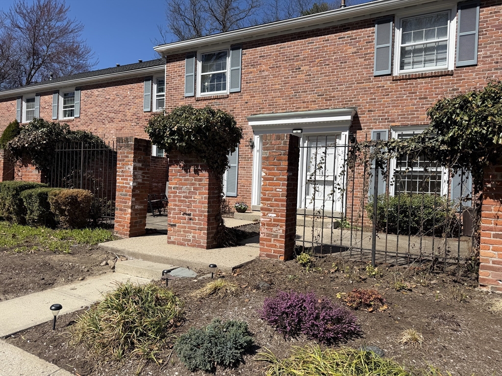 58 Williamsburg Dr, Springfield, Massachusetts, 2 Bedrooms Bedrooms, 5 Rooms Rooms,1.5 BathroomsBathrooms,Residential Lease,For Rent,Williamsburg Dr,73500191
