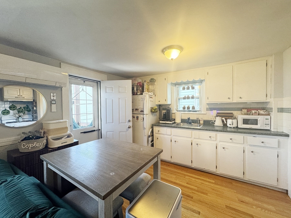 643 Saratoga, Boston, Massachusetts, 1 Bedroom Bedrooms, 3 Rooms Rooms,1 BathroomBathrooms,Residential Lease,For Rent,Saratoga,73492105