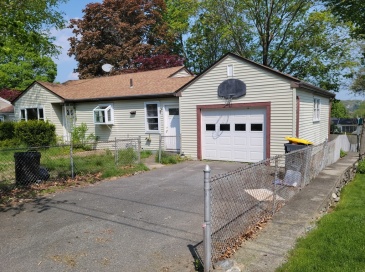 34 Doherty Ave, Somerset, Massachusetts, 2 Bedrooms Bedrooms, 5 Rooms Rooms,1 BathroomBathrooms,Residential,For Sale,Doherty Ave,73433392