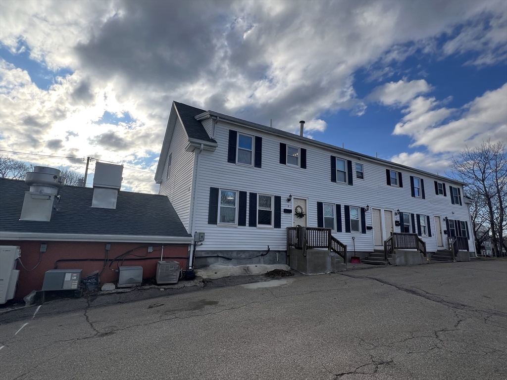 374-378 Union Street, Franklin, Massachusetts, 2 Bedrooms Bedrooms, 4 Rooms Rooms,1 BathroomBathrooms,Residential Lease,For Rent,Union Street,73500228