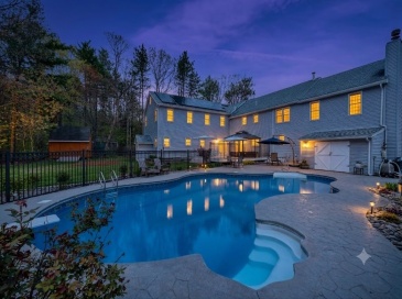 11 Longwood Dr, Lunenburg, Massachusetts, 5 Bedrooms Bedrooms, 20 Rooms Rooms,5.5 BathroomsBathrooms,Residential,For Sale,Longwood Dr,73478315