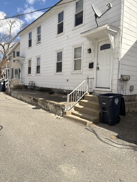 7 Morrill St, Nashua, New Hampshire, 2 Bedrooms Bedrooms, 4 Rooms Rooms,1.5 BathroomsBathrooms,Residential Lease,For Rent,Morrill St,73500260
