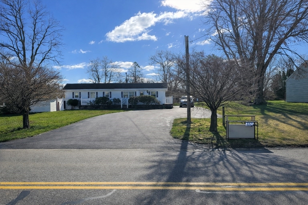 2617 Pleasant St, Dighton, Massachusetts, 1 Bedroom Bedrooms, 4 Rooms Rooms,1 BathroomBathrooms,Residential,For Sale,Pleasant St,73500265