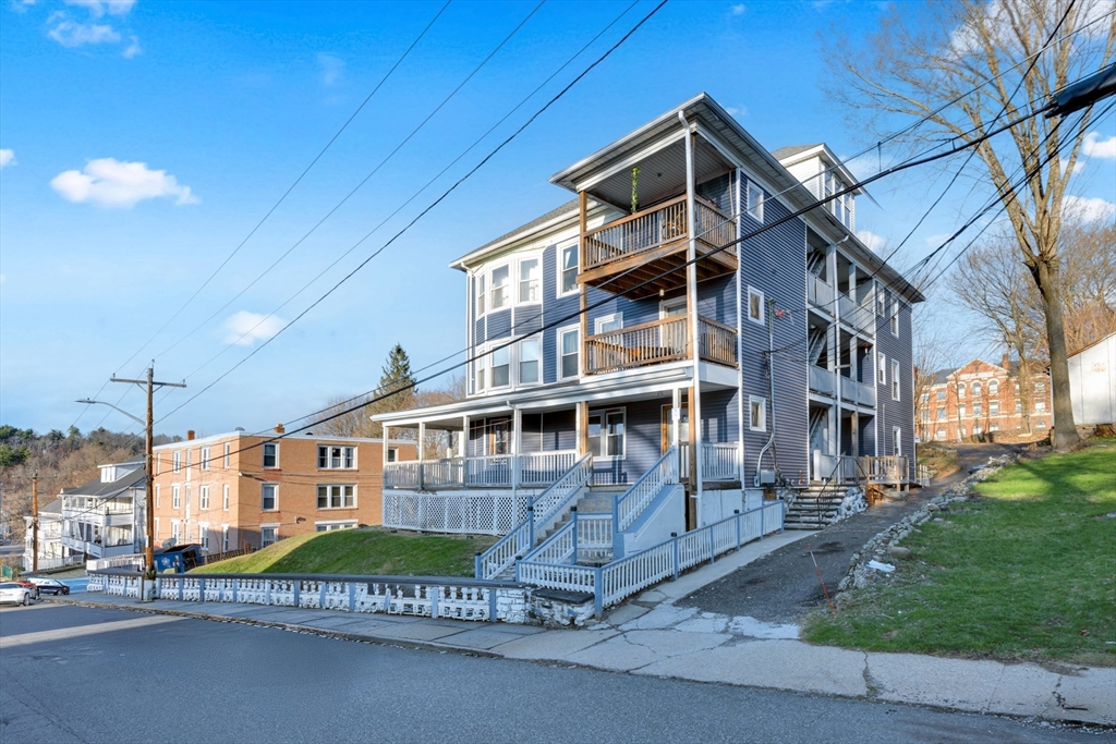 99 Cross St, Southbridge, Massachusetts, 13 Bedrooms Bedrooms, 24 Rooms Rooms,7 BathroomsBathrooms,Residential Income,For Sale,Cross St,73500289