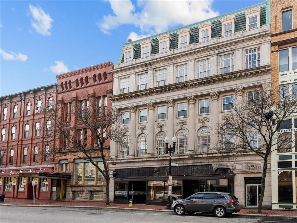 280 Essex Street, Lawrence, Massachusetts, 3 Bedrooms Bedrooms, 5 Rooms Rooms,2 BathroomsBathrooms,Residential Lease,For Rent,Essex Street,73500299