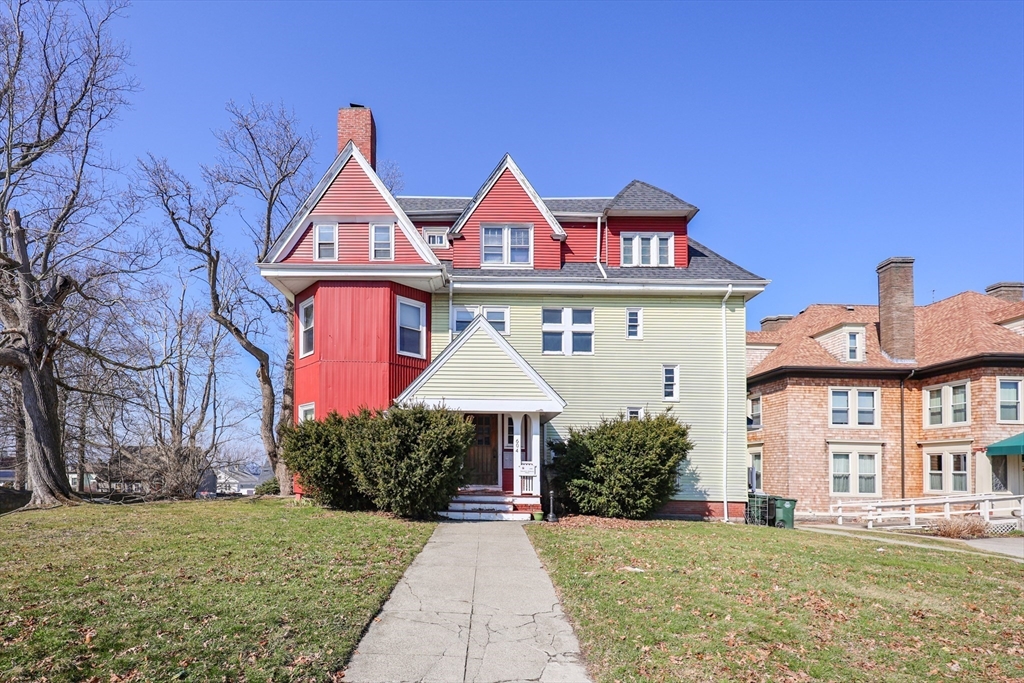 604 Rock Street, Fall River, Massachusetts, 8 Bedrooms Bedrooms, 16 Rooms Rooms,8 BathroomsBathrooms,Residential Income,For Sale,Rock Street,73500292