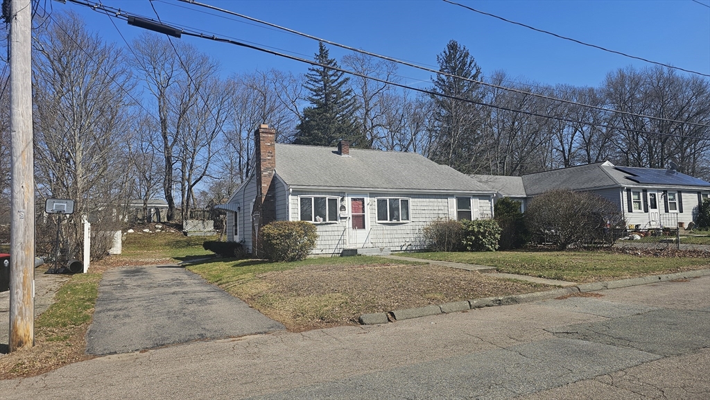 105 Cairn Rd, Brockton, Massachusetts, 4 Bedrooms Bedrooms, 7 Rooms Rooms,1.5 BathroomsBathrooms,Residential,For Sale,Cairn Rd,73500306