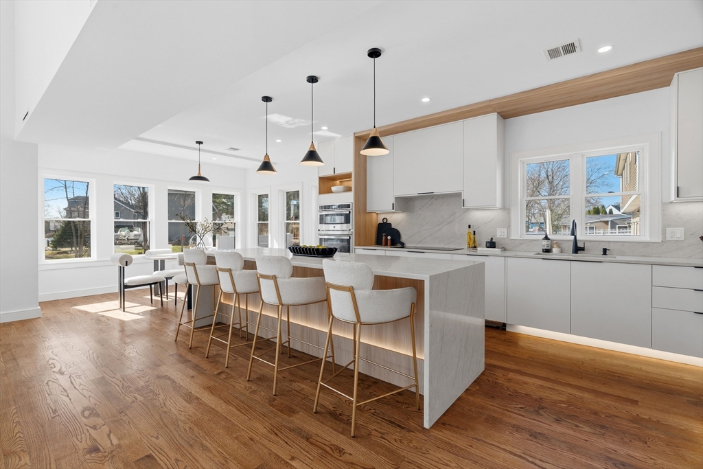 36 Charles, Natick, Massachusetts, 4 Bedrooms Bedrooms, 9 Rooms Rooms,4.5 BathroomsBathrooms,Residential,For Sale,Charles,73500334