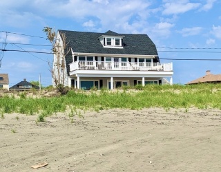 113 Beach Avenue, Hull, Massachusetts, 4 Bedrooms Bedrooms, 10 Rooms Rooms,2.5 BathroomsBathrooms,Residential Lease,For Rent,Beach Avenue,73500497