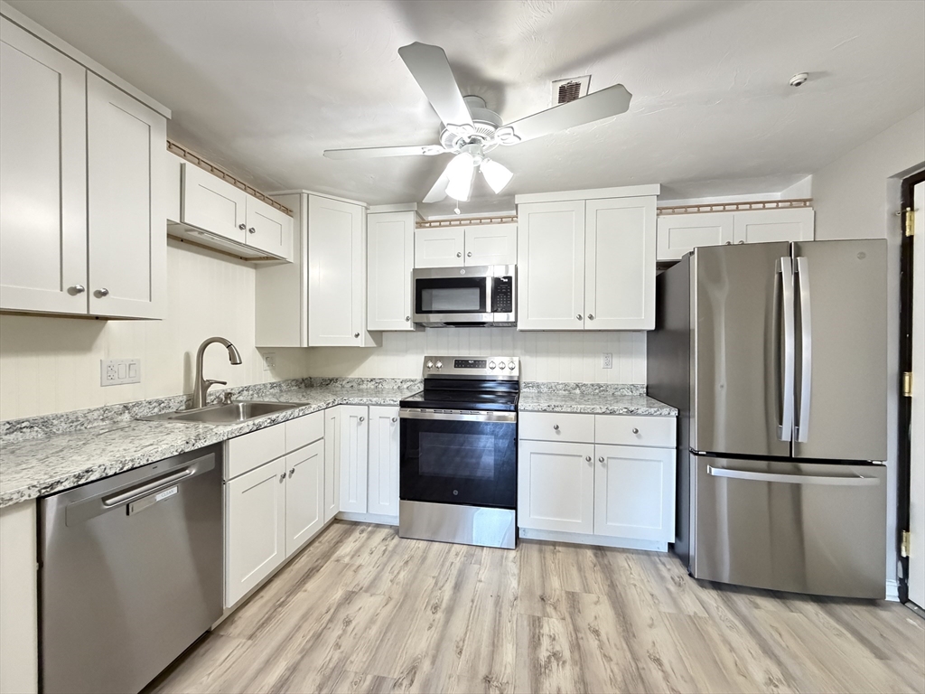 354 Neponset St, Canton, Massachusetts, 2 Bedrooms Bedrooms, 5 Rooms Rooms,1 BathroomBathrooms,Residential Lease,For Rent,Neponset St,73500509