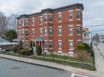 1153 1157 Slade, Fall River, Massachusetts, 15 Bedrooms Bedrooms, 30 Rooms Rooms,6 BathroomsBathrooms,Residential Income,For Sale,Slade,73500544