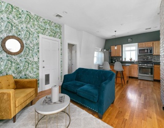 42 King Street, Boston, Massachusetts, 2 Bedrooms Bedrooms, 4 Rooms Rooms,1.5 BathroomsBathrooms,Residential Lease,For Rent,King Street,73500381