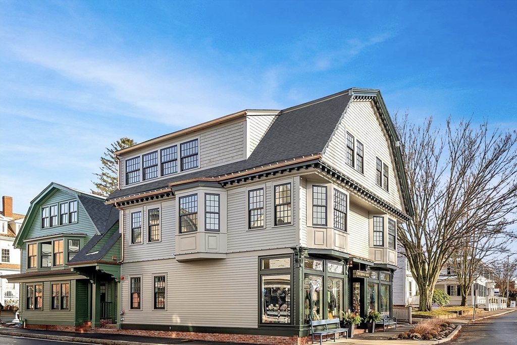 1 School Street, Manchester, Massachusetts, 1 Bedroom Bedrooms, 3 Rooms Rooms,1 BathroomBathrooms,Residential Lease,For Rent,School Street,73500391