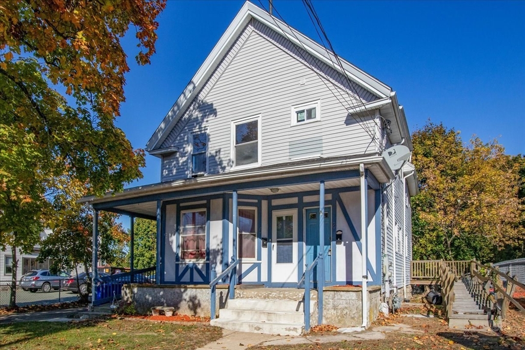 8 Linwood St, Holbrook, Massachusetts, 3 Bedrooms Bedrooms, 5 Rooms Rooms,1 BathroomBathrooms,Residential Lease,For Rent,Linwood St,73500396