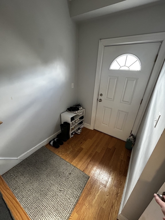 89 Wachusett St, Boston, Massachusetts, 3 Bedrooms Bedrooms, 5 Rooms Rooms,1 BathroomBathrooms,Residential Lease,For Rent,Wachusett St,73500403