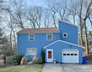27 Rockville Ave, Lexington, Massachusetts, 4 Bedrooms Bedrooms, 8 Rooms Rooms,2.5 BathroomsBathrooms,Residential Lease,For Rent,Rockville Ave,73500384