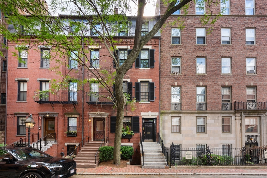 8 Otis Place, Boston, Massachusetts, 4 Bedrooms Bedrooms, 12 Rooms Rooms,6 BathroomsBathrooms,Residential,For Sale,Otis Place,73500441