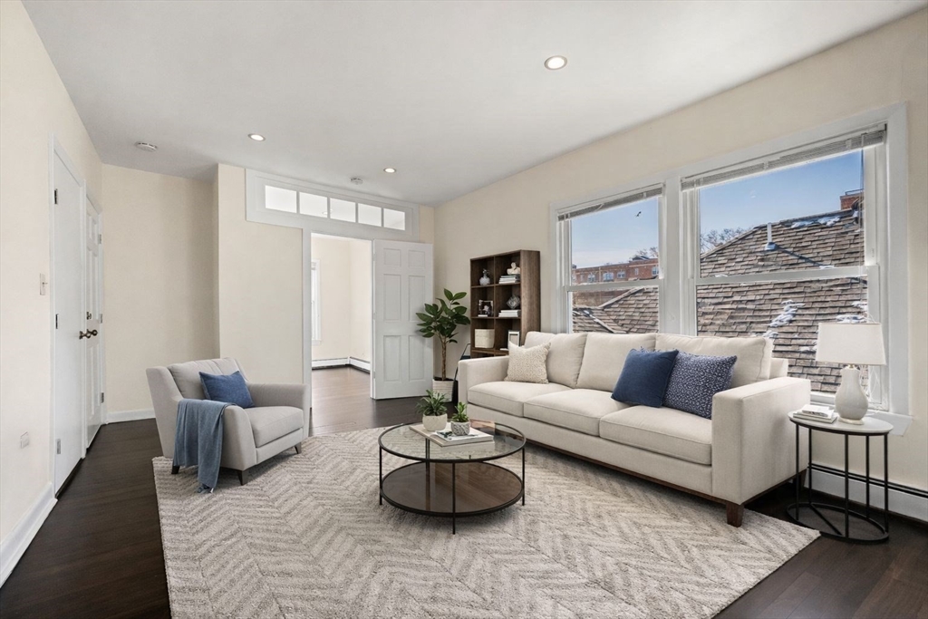 5 Brewer Street, Cambridge, Massachusetts, 2 Bedrooms Bedrooms, 4 Rooms Rooms,1 BathroomBathrooms,Residential,For Sale,Brewer Street,73482794