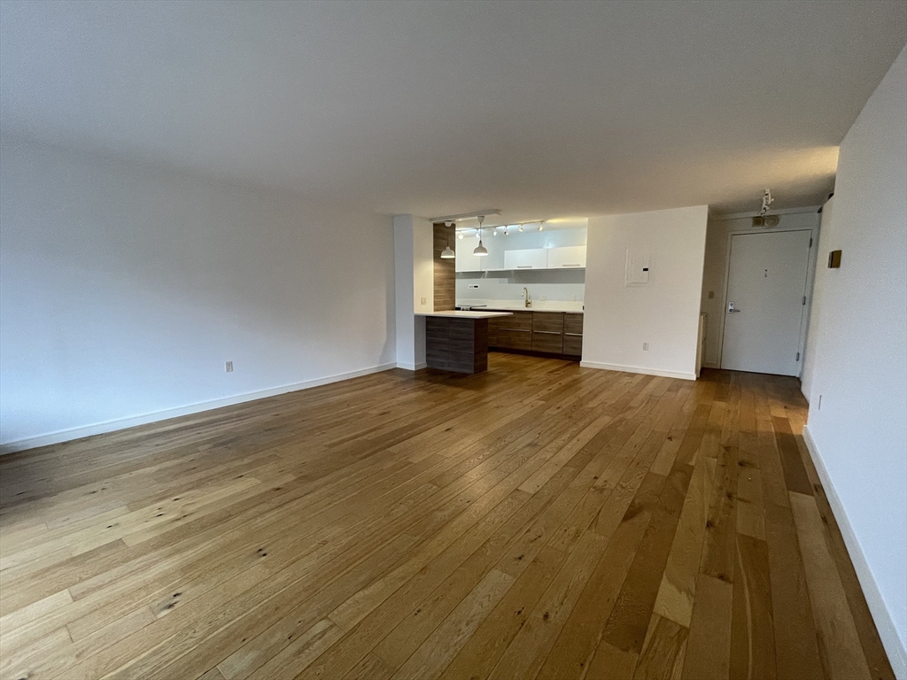 50 Longwood Ave, Brookline, Massachusetts, 1 Bedroom Bedrooms, 4 Rooms Rooms,1 BathroomBathrooms,Residential Lease,For Rent,Longwood Ave,73494037