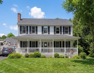 384 Pine St, Agawam, Massachusetts, 4 Bedrooms Bedrooms, 8 Rooms Rooms,2.5 BathroomsBathrooms,Residential,For Sale,Pine St,73478063