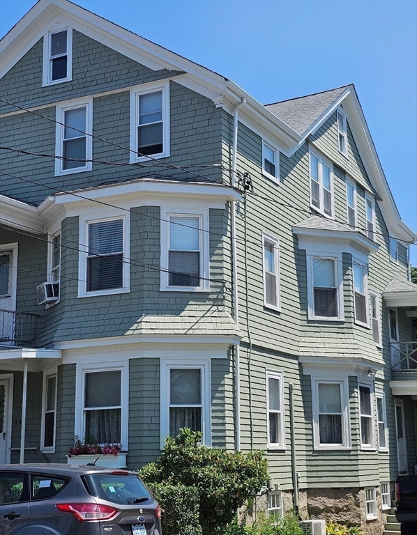 545 Robeson Street, Fall River, Massachusetts, 7 Bedrooms Bedrooms, 15 Rooms Rooms,3.5 BathroomsBathrooms,Residential Income,For Sale,Robeson Street,73411198