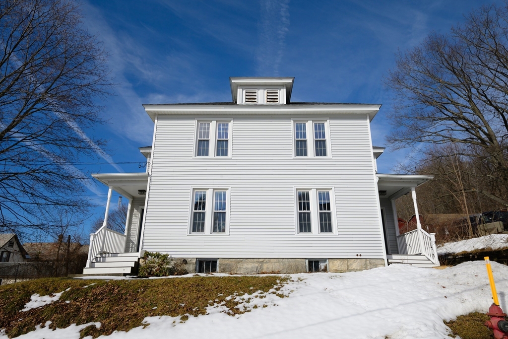 83 Williams St, North Adams, Massachusetts, 4 Bedrooms Bedrooms, 9 Rooms Rooms,2.5 BathroomsBathrooms,Residential,For Sale,Williams St,73486599