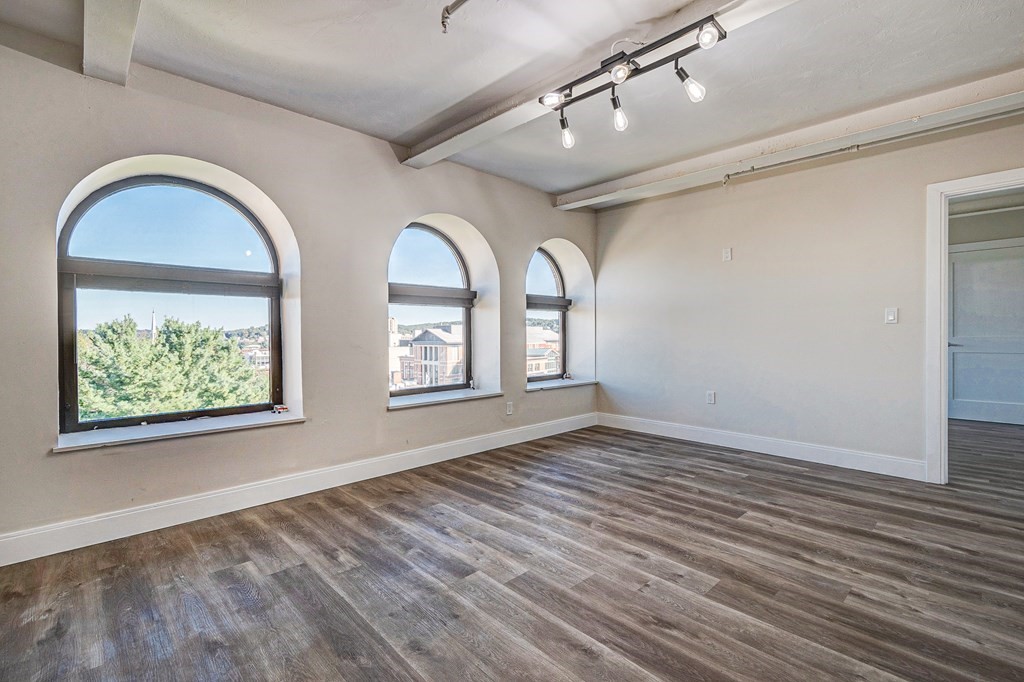 13 Sudbury Street, Worcester, Massachusetts, 2 Bedrooms Bedrooms, 3 Rooms Rooms,1 BathroomBathrooms,Residential Lease,For Rent,Sudbury Street,73500579