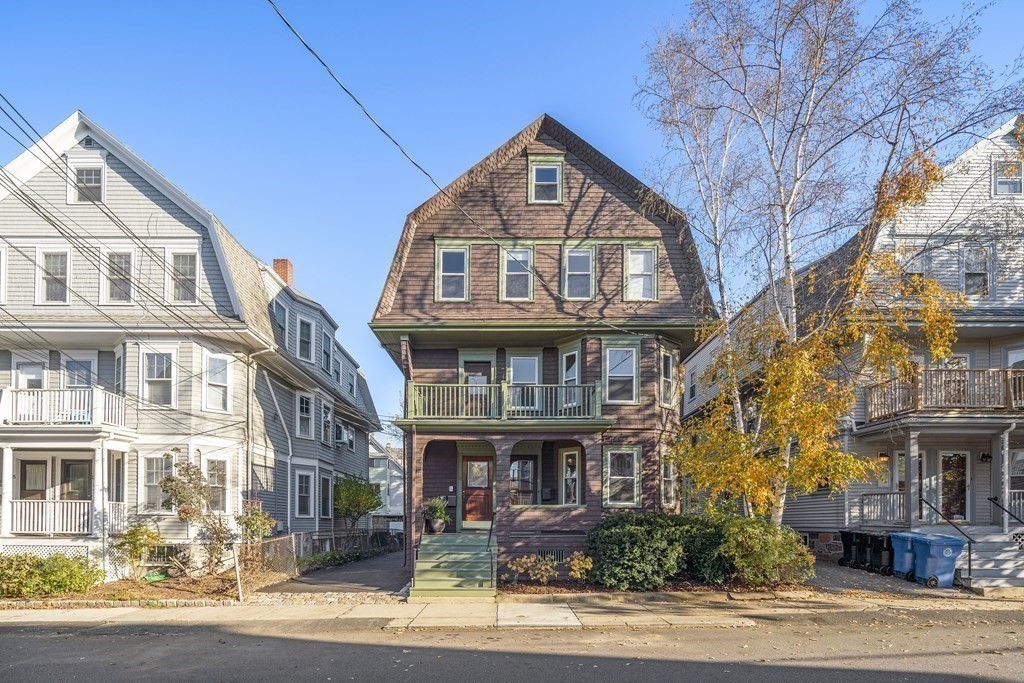 11 Marion Road, Belmont, Massachusetts, 2 Bedrooms Bedrooms, 5 Rooms Rooms,1 BathroomBathrooms,Residential Lease,For Rent,Marion Road,73500577