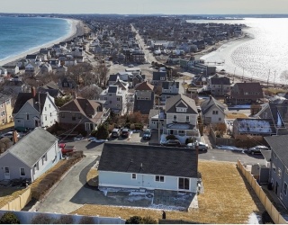 27 Standish Ave, Hull, Massachusetts, 3 Bedrooms Bedrooms, 7 Rooms Rooms,2 BathroomsBathrooms,Residential Lease,For Rent,Standish Ave,73500587