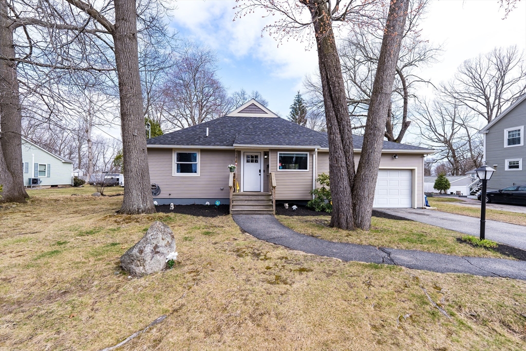 38 Hapgood Rd, Worcester, Massachusetts, 3 Bedrooms Bedrooms, 5 Rooms Rooms,2 BathroomsBathrooms,Residential,For Sale,Hapgood Rd,73500605