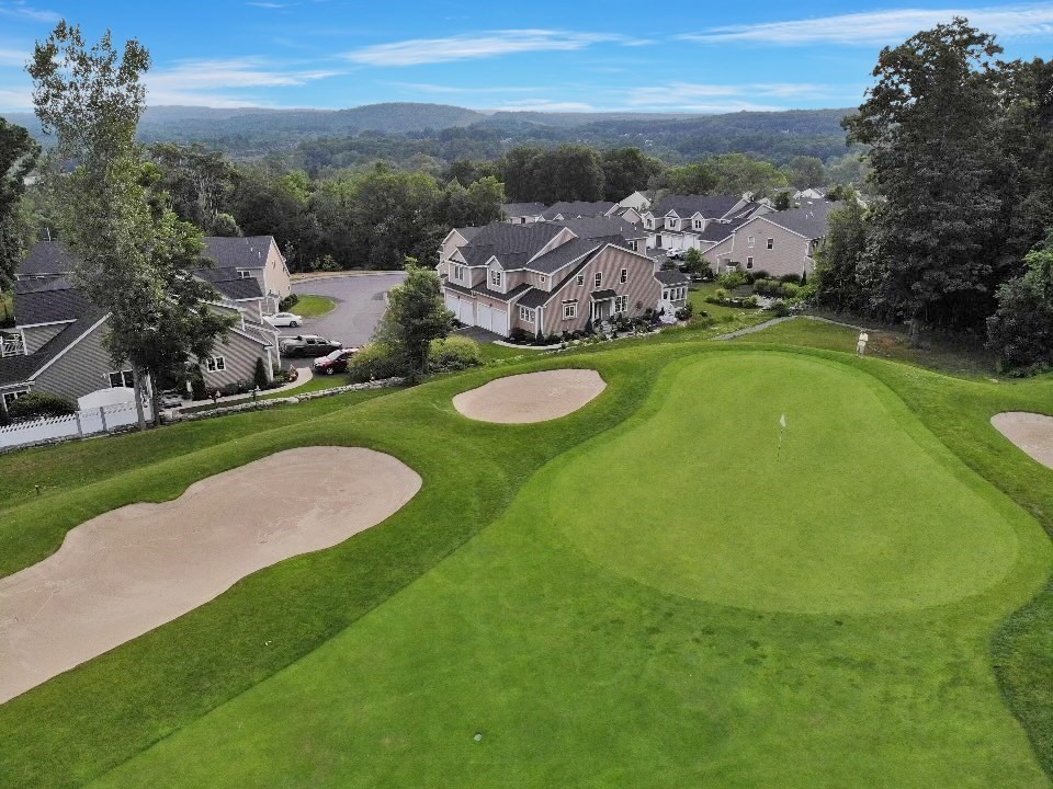 39 Luka Dr, Grafton, Massachusetts, 3 Bedrooms Bedrooms, 7 Rooms Rooms,2.5 BathroomsBathrooms,Residential,For Sale,Luka Dr,73500588