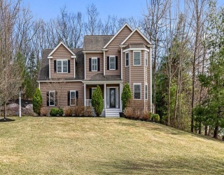 53 Ridge Rd, Wrentham, Massachusetts, 4 Bedrooms Bedrooms, 8 Rooms Rooms,3 BathroomsBathrooms,Residential,For Sale,Ridge Rd,73500625