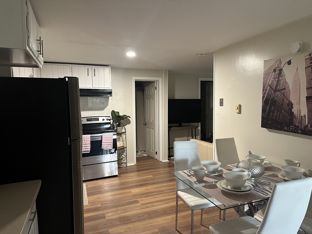 38 Byers St, Springfield, Massachusetts, 7 Bedrooms Bedrooms, 16 Rooms Rooms,3 BathroomsBathrooms,Residential Income,For Sale,Byers St,73493018