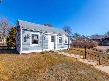 1772 Main St, Chatham, Massachusetts, 2 Rooms Rooms,0.5 BathroomBathrooms,Residential,For Sale,Main St,73500740