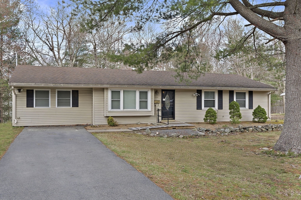 106 Sinclair Road, Brockton, Massachusetts, 3 Bedrooms Bedrooms, 6 Rooms Rooms,1 BathroomBathrooms,Residential,For Sale,Sinclair Road,73500593